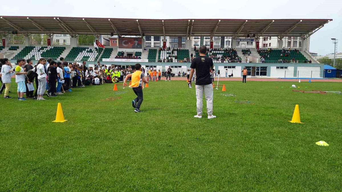 Kars\'ta Fiziksel Etkinlik Oyunları ve Yarışmaları Yapıldı