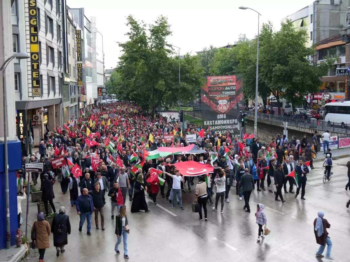 Kastamonu\'da binlerce vatandaş İsrail\'i protesto etti