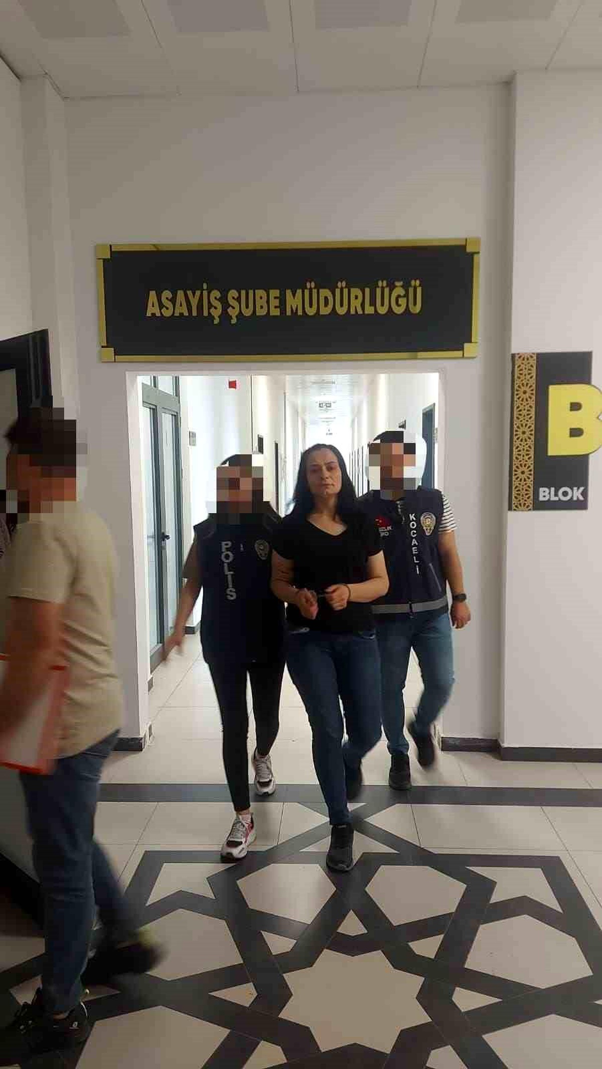 Kuyumcudan hırsızlık yapan kadın yakalandı: 44 suç kaydı olduğu öğrenildi
