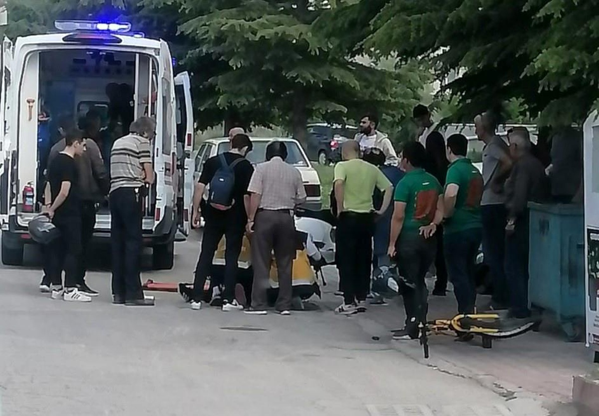 Kütahya Tavşanlı\'da trafik kazası: 3 kişi yaralandı