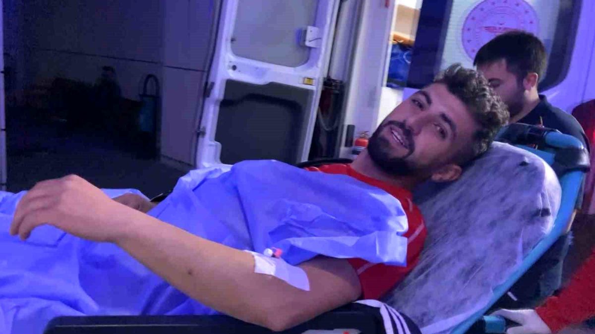 Aksaray\'da Yaşı Küçük Çocuk Tarafından Bıçaklanan Genç, Hastanede Dert Yandı