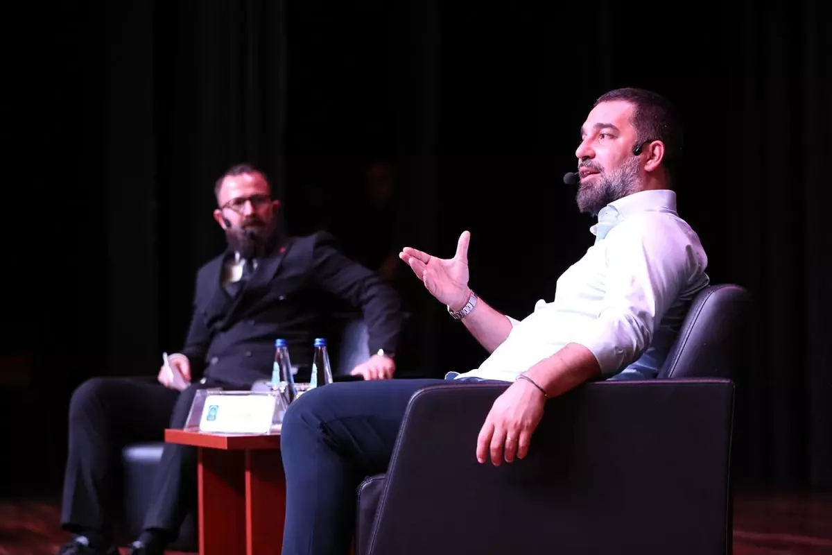 Arda Turan, Pamukkale Üniversitesi Spor Bilim Şenlikleri\'nde konuşmacı oldu