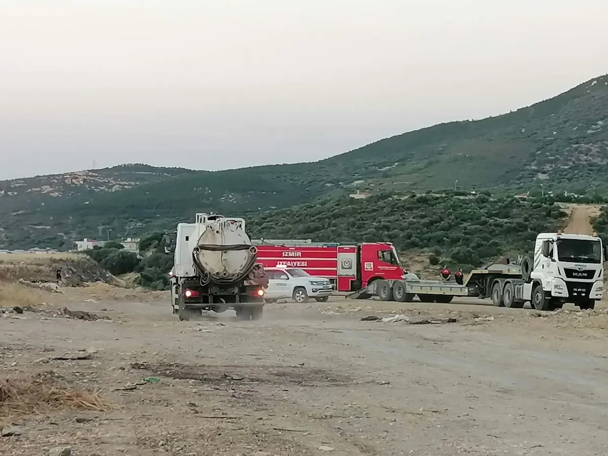 İzmir\'in Foça ilçesinde çıkan yangın kontrol altına alındı