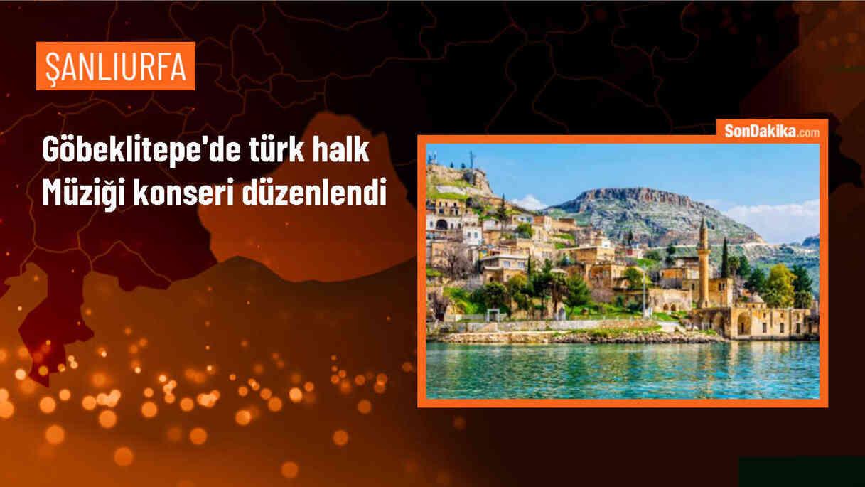 Şanlıurfa Devlet Türk Halk Müziği ve Sıra Gecesi Topluluğu Göbeklitepe\'de Konser Verdi