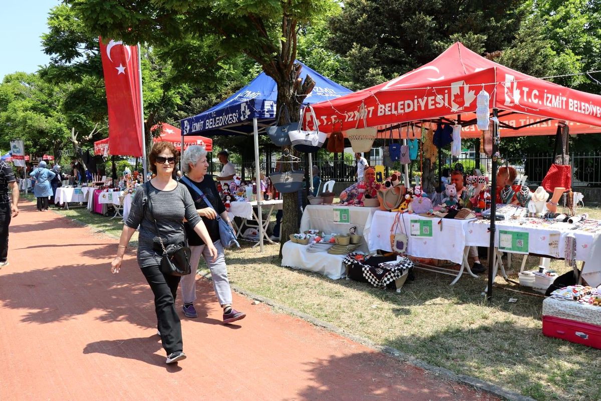 İzmit Çarşısı\'nda 4. İyilik Şenliği Başladı