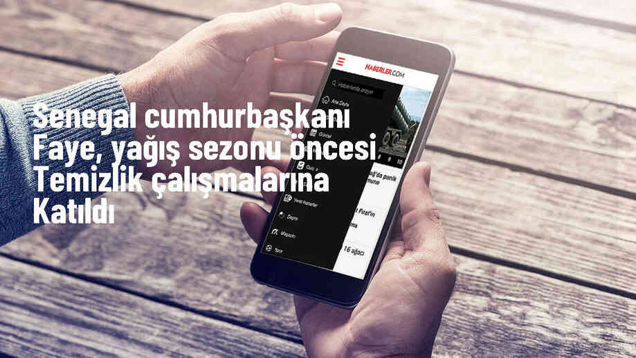 Senegal Cumhurbaşkanı Temizlik Günü\'nde Çöpleri Topladı