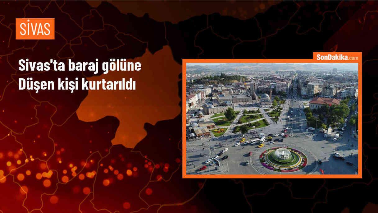 Sivas\'ta Tekne Alabora Olan Kişi Kurtarıldı