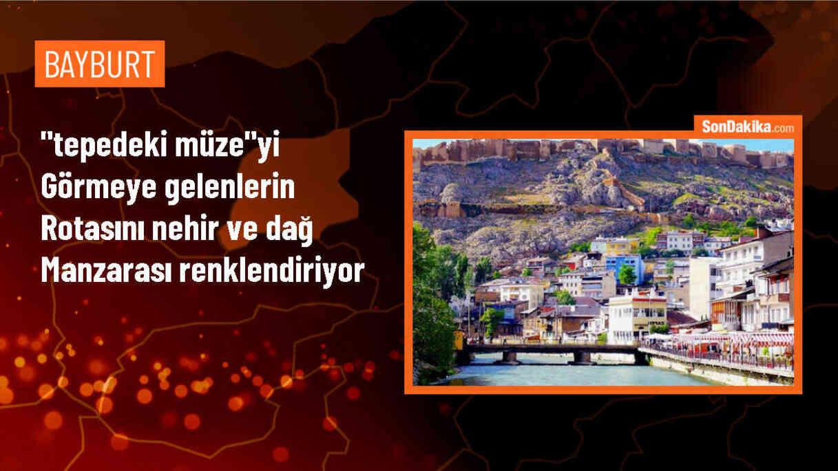 Baksı Müzesi\'ne Ulaşım, Nehir ve Dağ Manzarası Sunuyor