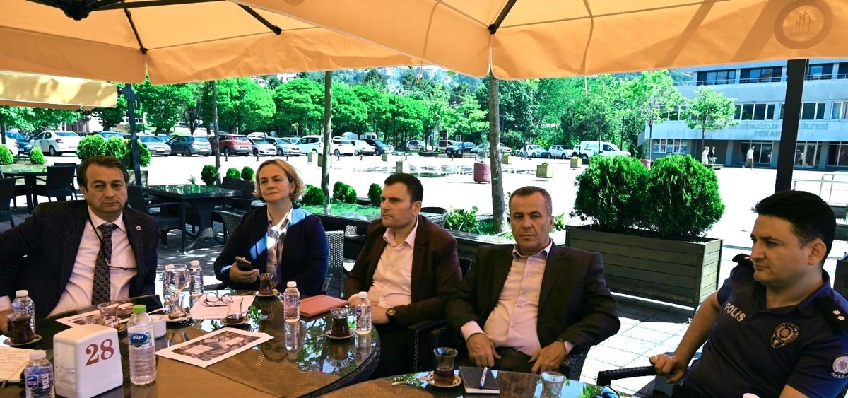 ZBEÜ\'de 2023-2024 Akademik Yılı Mezuniyet Töreni İçin İl Koordinasyon Toplantısı Gerçekleştirildi