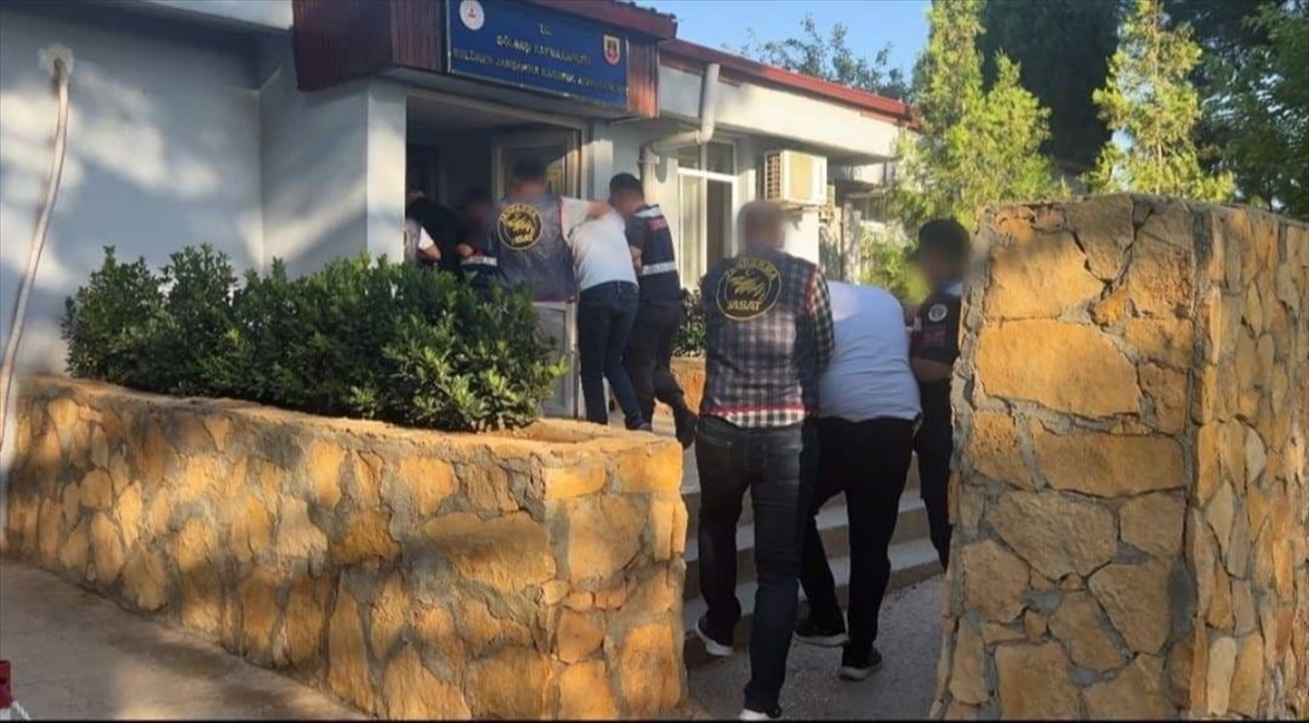 Adıyaman\'da düzenlenen hırsızlık operasyonunda 3 şüpheli tutuklandı