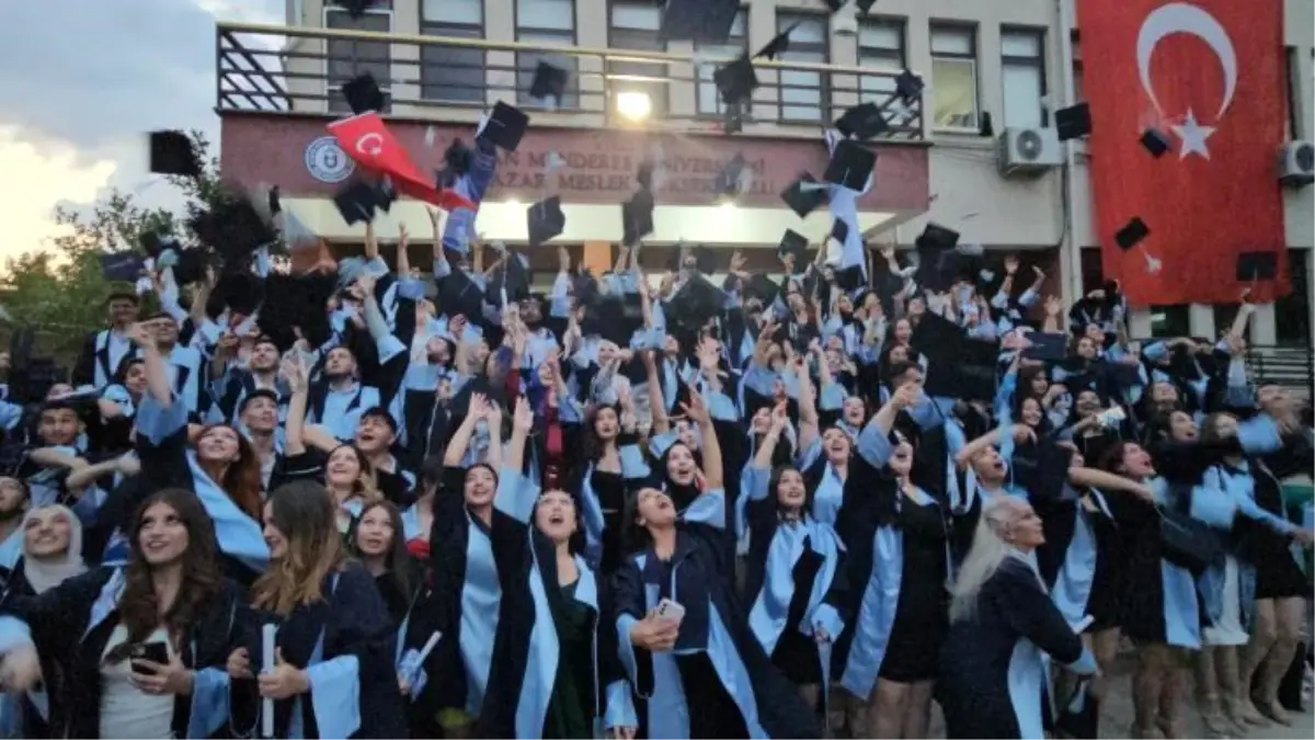 ADÜ Atça ve Yenipazar Meslek Yüksekokulları Mezunlarını Uğurladı