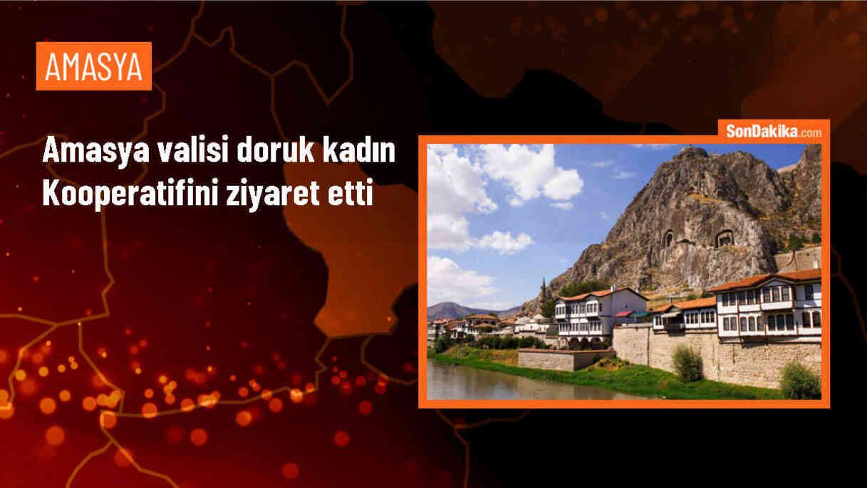 Amasya Valisi Yılmaz Doruk, Taşova Hünerli Eller Kadın Kooperatifi\'ni ziyaret etti