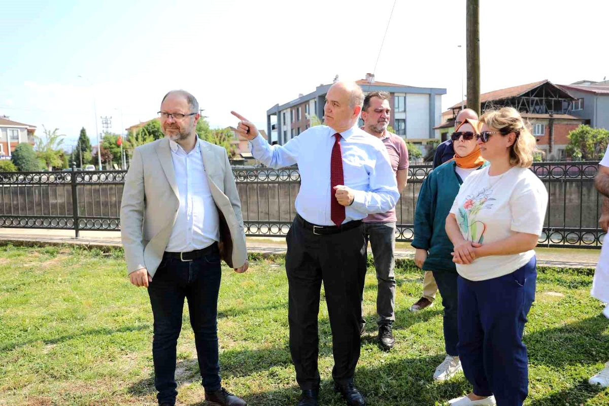 Düzce Belediye Başkanı Dr. Faruk Özlü, projeleri yerinde inceledi