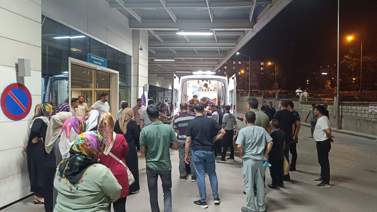 Siirt\'te 25 metre derinlikteki su kuyusuna düşen kadın hastaneye kaldırıldı