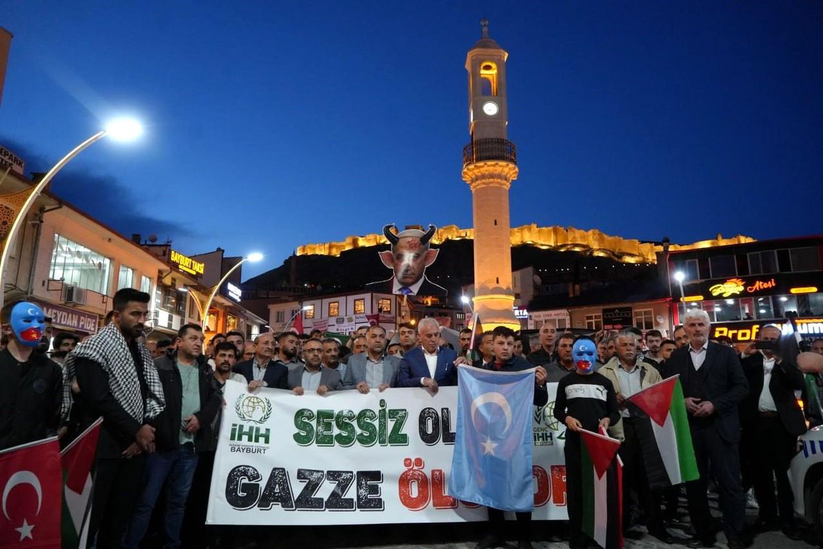 Bayburt\'ta Filistin\'e Destek İsrail\'e Lanet Yürüyüşü Düzenlendi