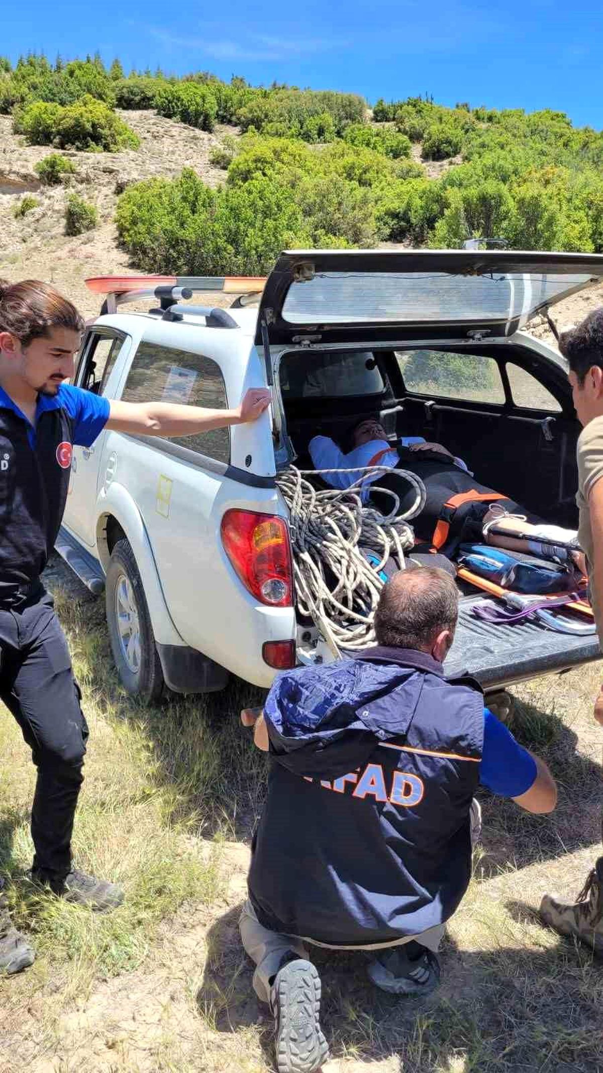 Burdur\'da doğa yürüyüşü sırasında ayağı kırılan kadın hastaneye kaldırıldı