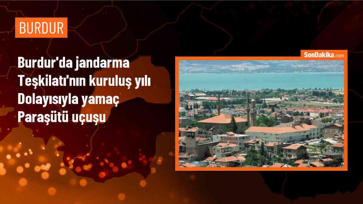 Jandarma Teşkilatı\'nın 185. yılı Burdur\'da yamaç paraşütü uçuşuyla kutlandı