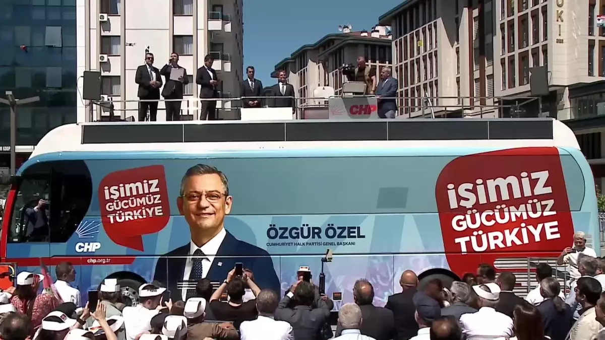 CHP\'den Rize\'de "çay Mitingi"... Özgür Özel: "Rizelinin Gözüne Bakın 17 Lirayı Söyleyin.