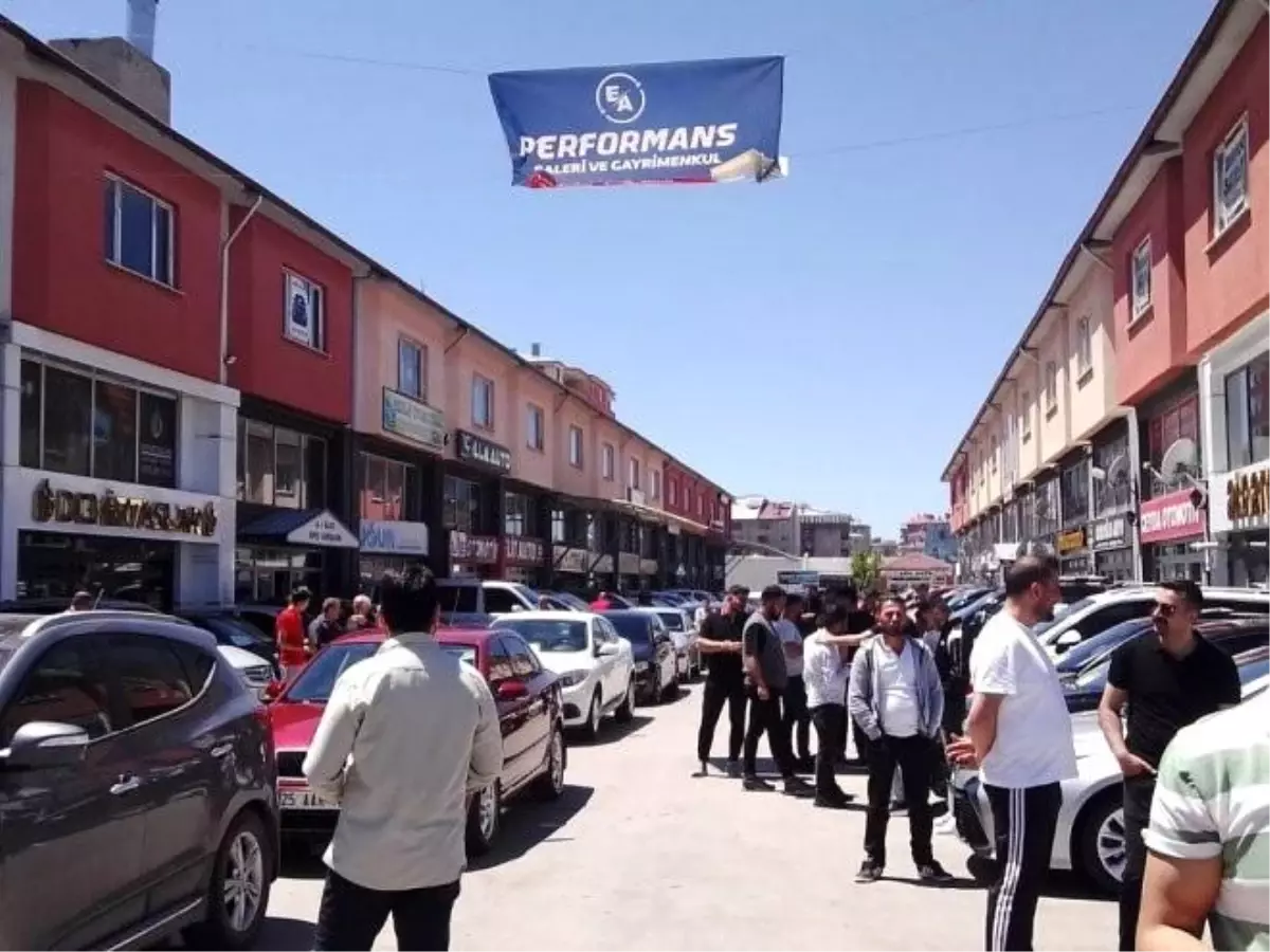 Erzurum\'da Ücretsiz Açık Oto Pazarı Düzenlendi