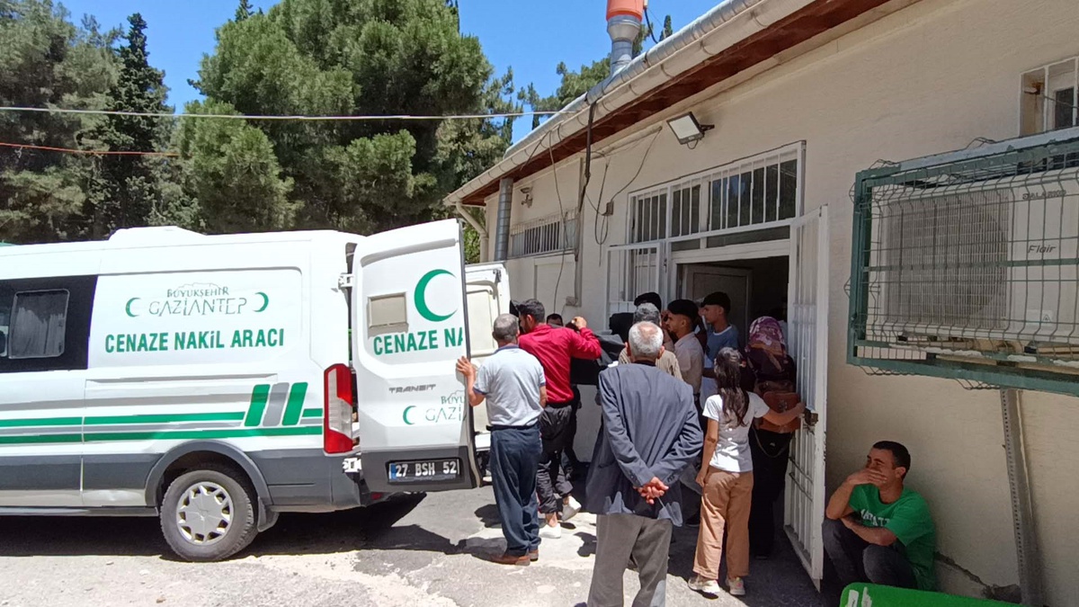 Gaziantep\'te minibüs kazası: 2 ölü, 6 yaralı