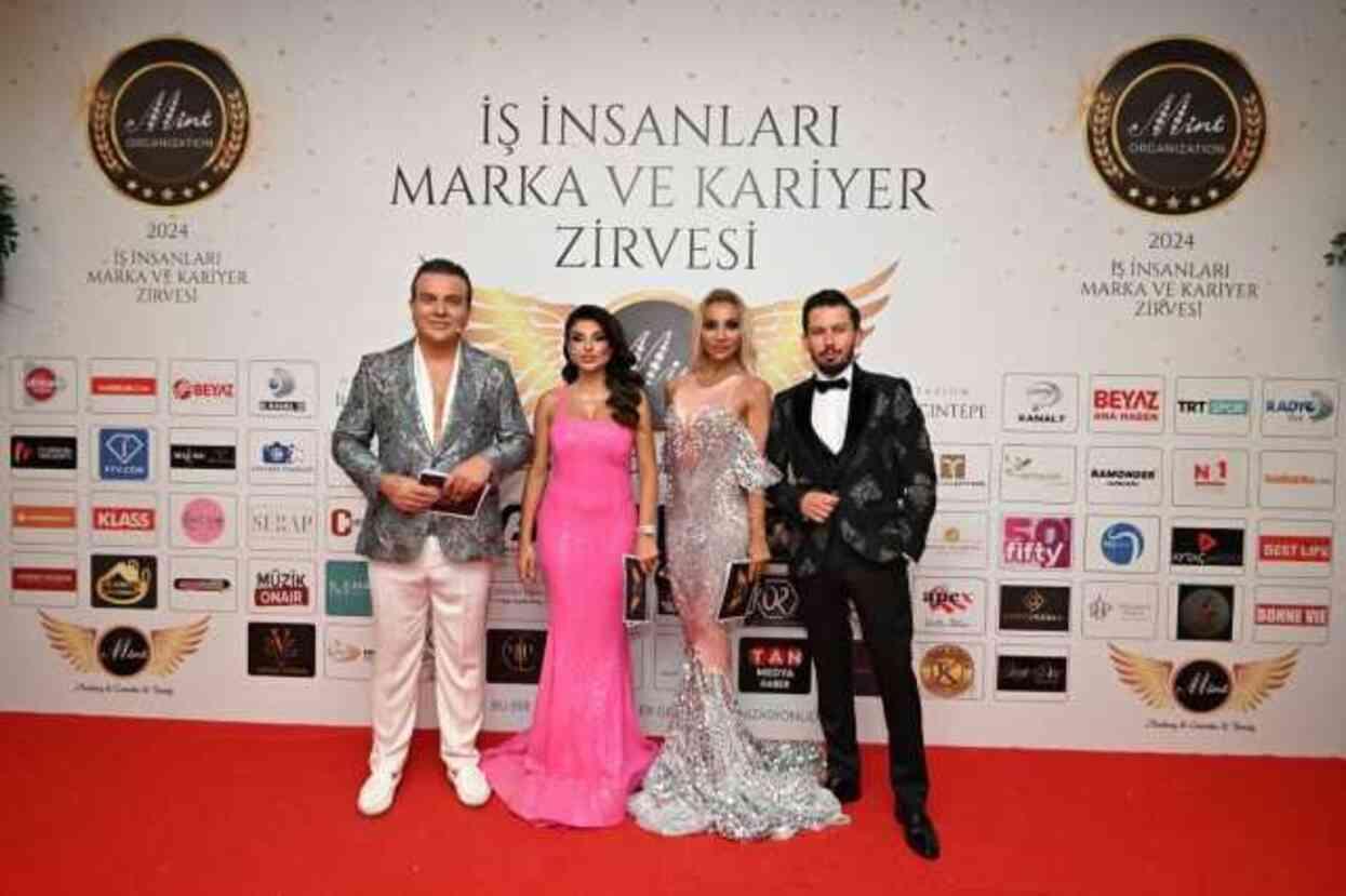 Haberler.com'a en iyi haber sitesi ödülü! İş İnsanları Marka ve Kariyer Zirvesi'nde yıldızlar geçidi