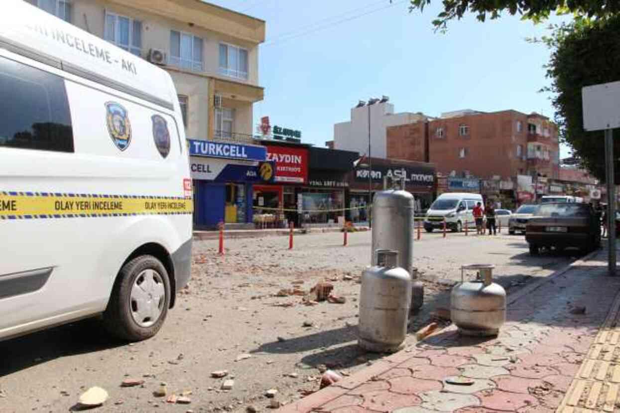 Hatay'da dönercide tüp patladı, ortalık savaş alanına döndü