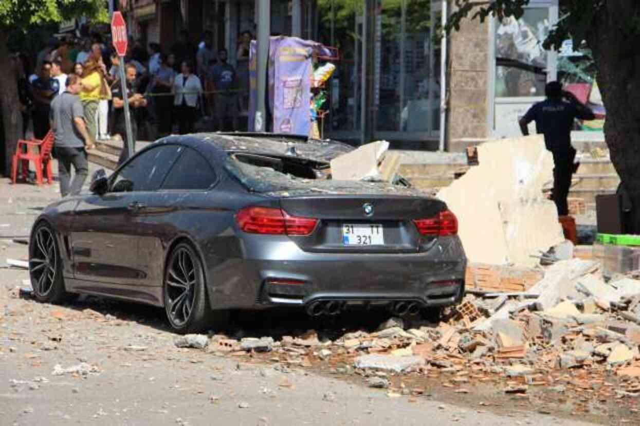 Hatay'da dönercide tüp patladı, ortalık savaş alanına döndü