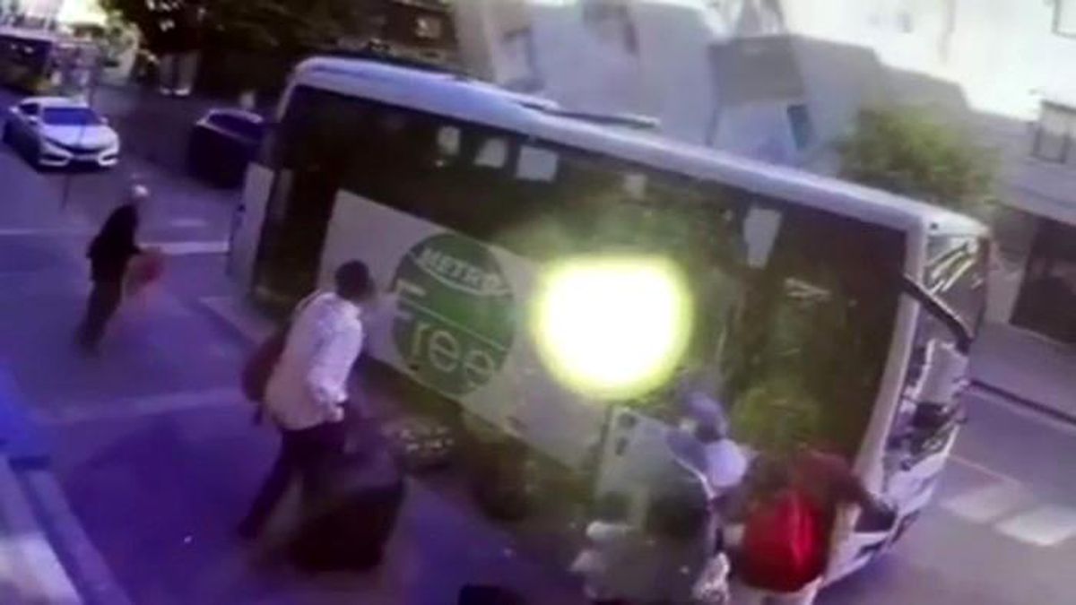 Küçükçekmece\'de 3 Katlı Bina Çöktü