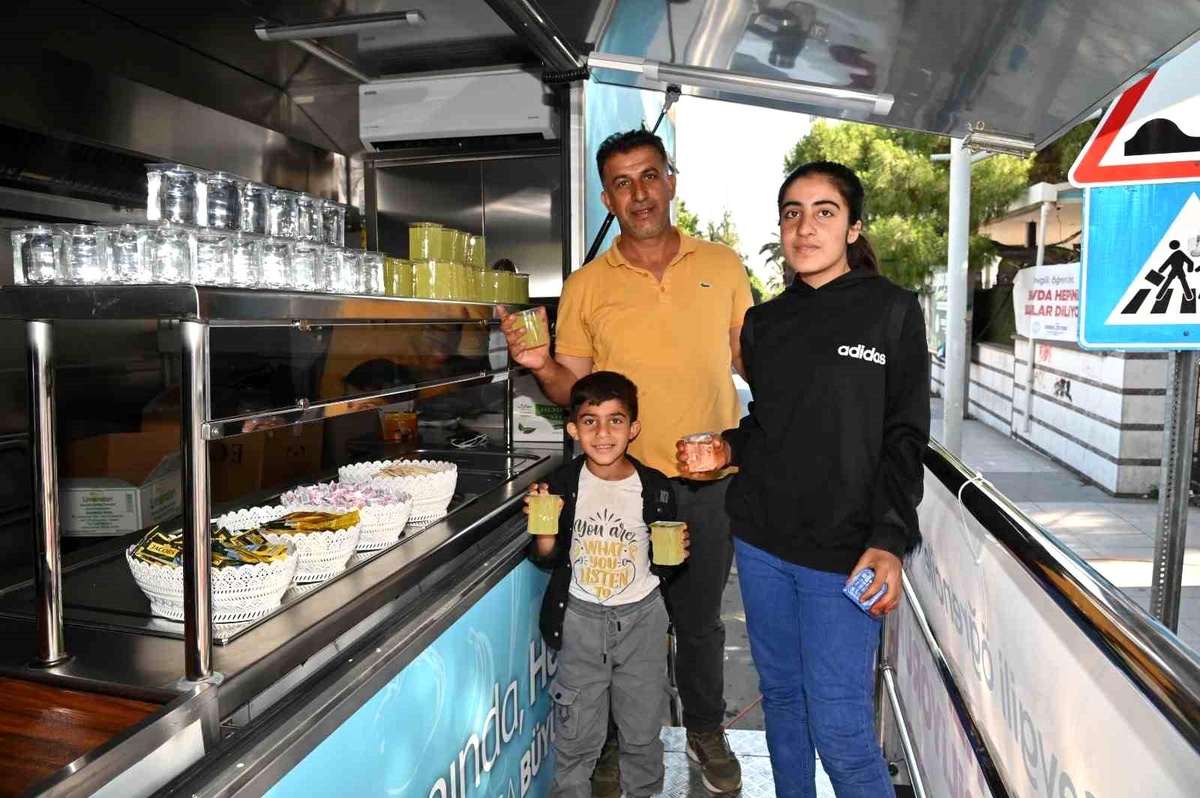 Manisa Büyükşehir Belediyesi LGS Sınavına Moral İkramında Bulundu
