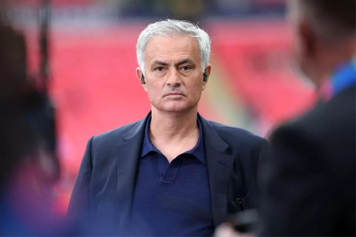 Fenerbahçe, Jose Mourinho\'yu taraftarlarıyla buluşturuyor