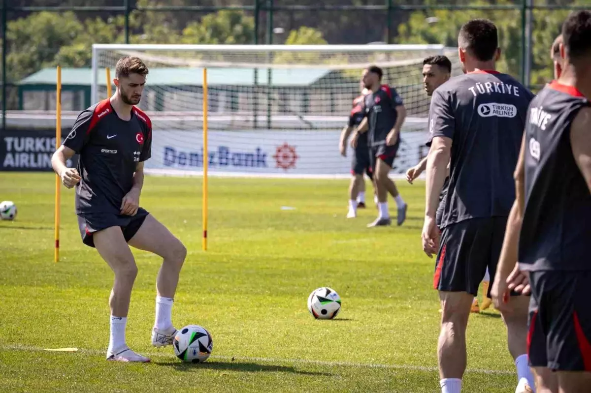 A Milli Futbol Takımı, İtalya maçı öncesi son çalışmasını tamamladı