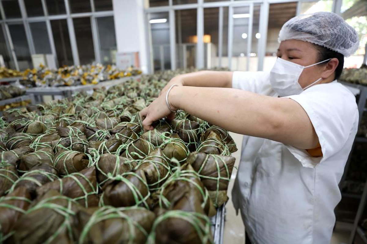 Ejderha Teknesi Festivali\'nde Zongzi Tatlısı Büyük Talep Görüyor