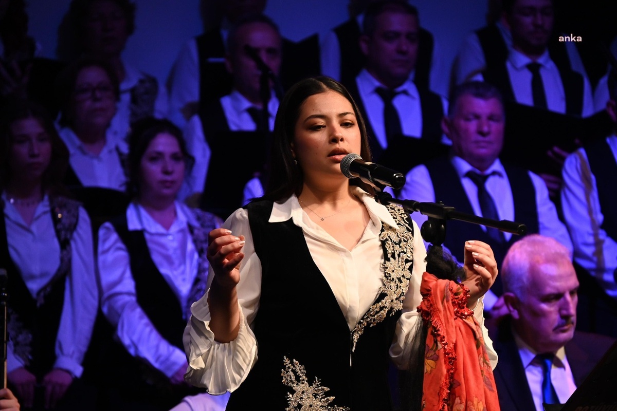 Bozüyük Belediyesi Türk Halk Müziği Korosu\'ndan muhteşem konser
