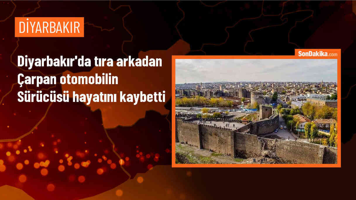 Diyarbakır\'ın Bismil ilçesinde otomobil tıra çarptı, sürücü hayatını kaybetti