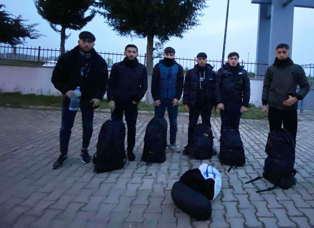 Edirne\'de 19 kaçak göçmen ve 1 organizatör yakalandı
