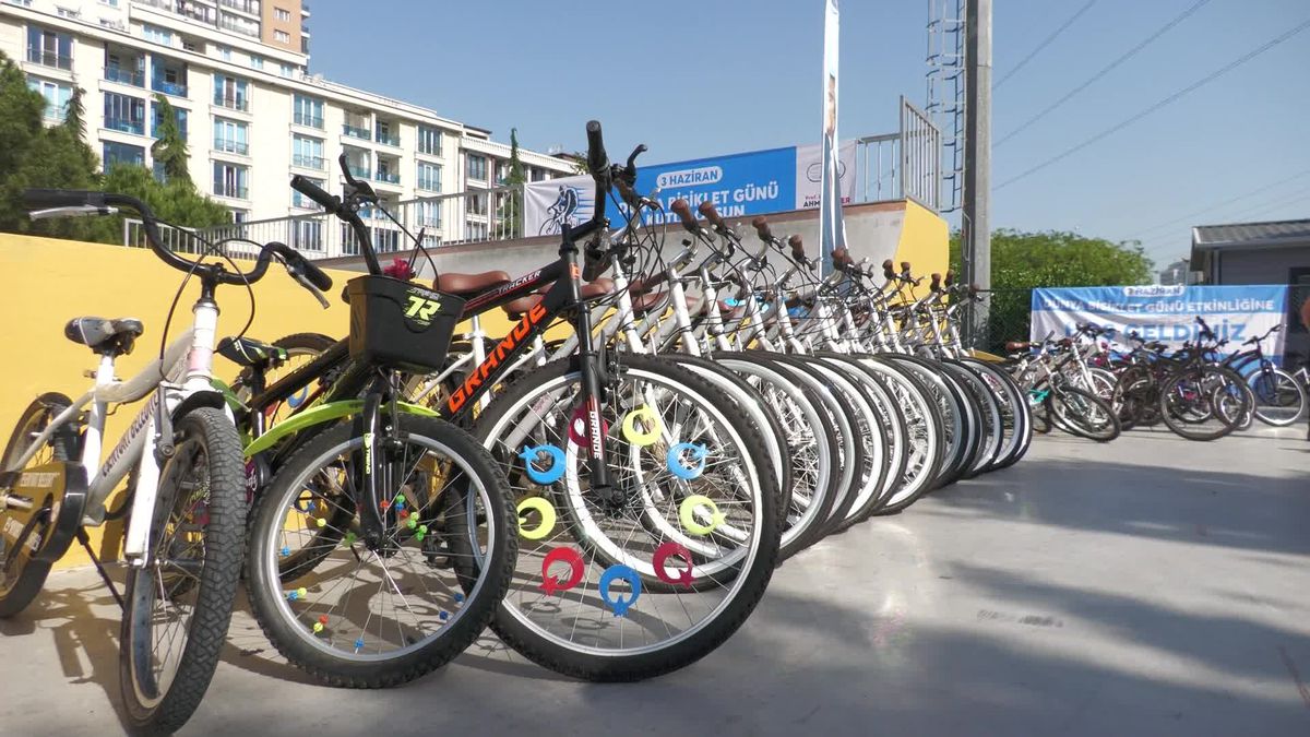 Esenyurtlu Çocuklar Dünya Bisiklet Günü\'nde Pedallarını Çevirdi