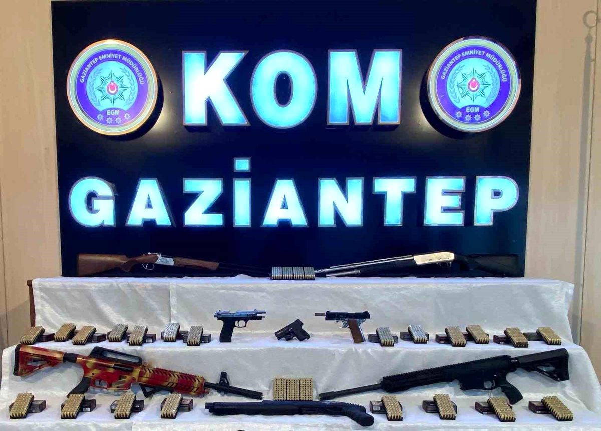 Gaziantep\'te Kaçakçılık Operasyonunda 382 Bin 500 Makaron Ele Geçirildi