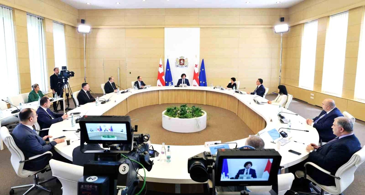 Gürcistan\'da Protestolara Neden Olan Yasa Yürürlüğe Girdi