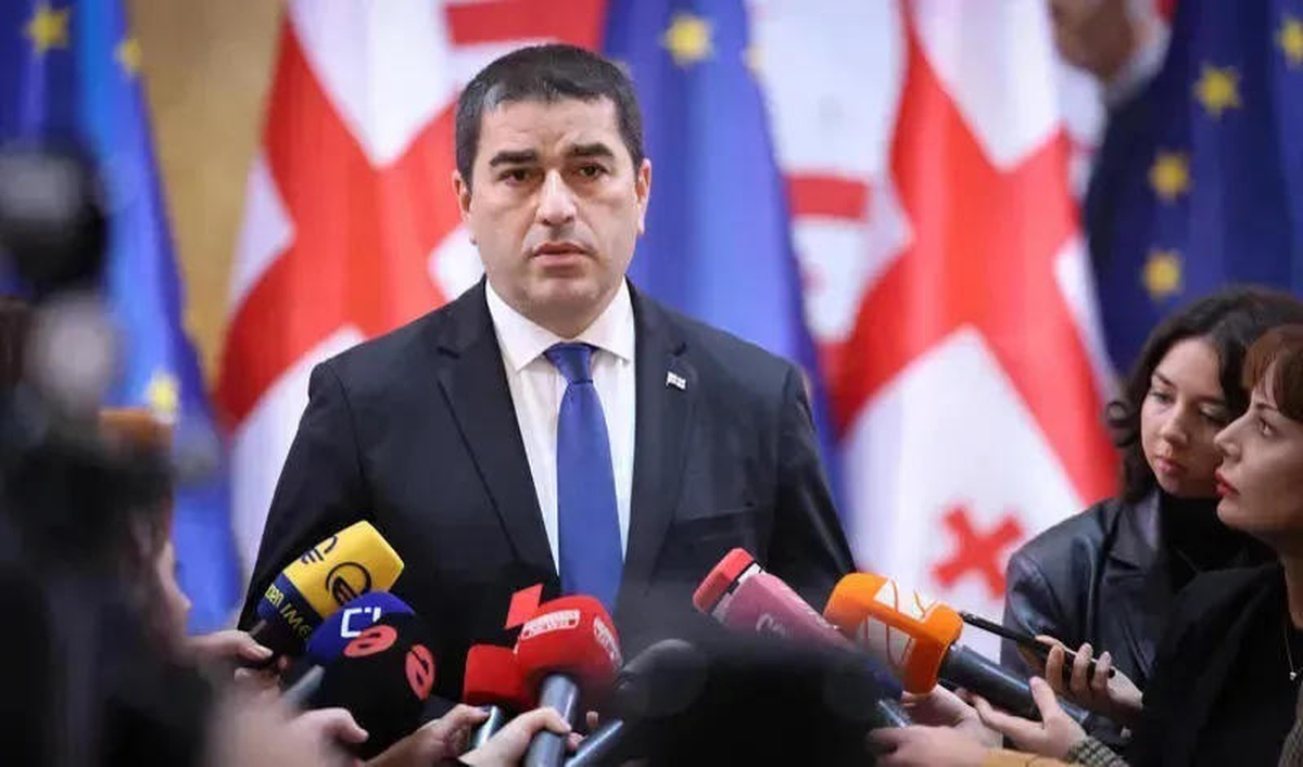Gürcistan\'da \'yabancı etki ajanlığı\' yasası tartışmalara yol açıyor