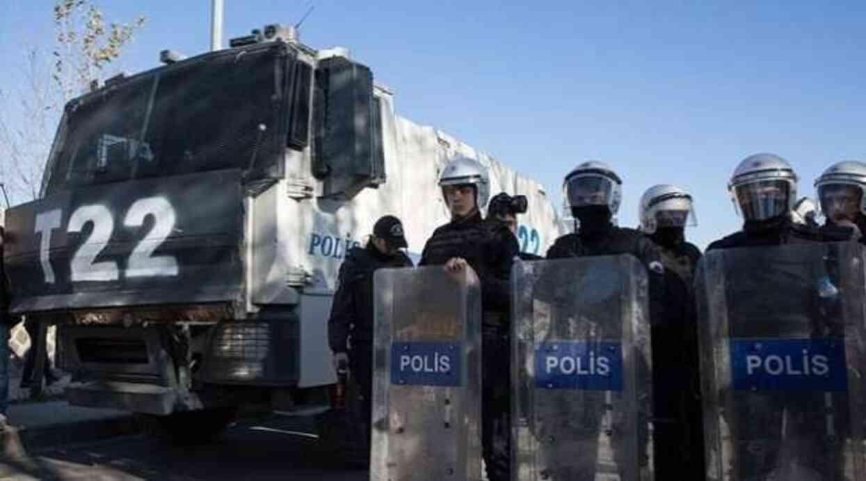 Hakkari Belediyesi'ne kayyım atamasına karşı eylemler yasaklandı