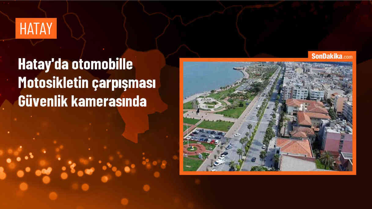 Hatay\'da otomobil ile motosikletin çarpışması kamerada