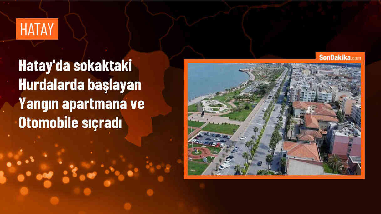 Antakya\'da hurdaya çıkmış malzemelerin bulunduğu sokakta yangın çıktı
