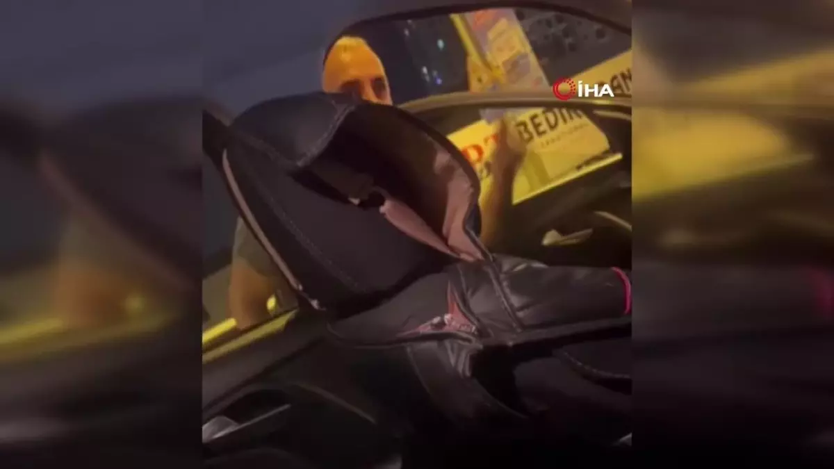 İstanbul\'da taksici dehşeti kamerada: Ücret karşılığı birlikteliği kabul etmeyen kızlara küfür etti