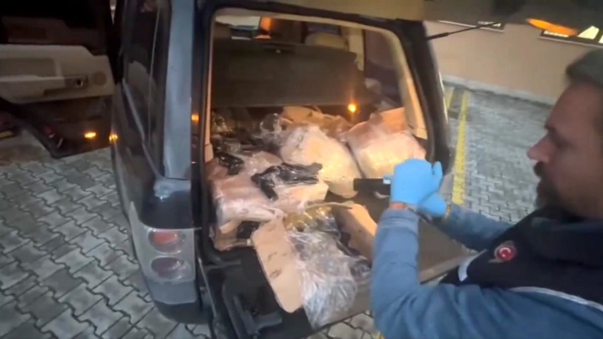 Konya\'da 225 Ruhsatsız Tabanca Ele Geçirildi