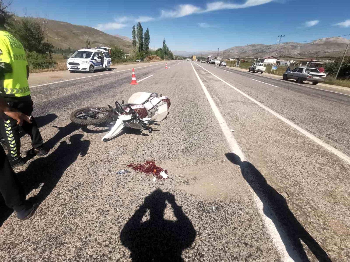 Malatya\'da motosiklet ile kamyonet çarpıştı: 1 yaralı