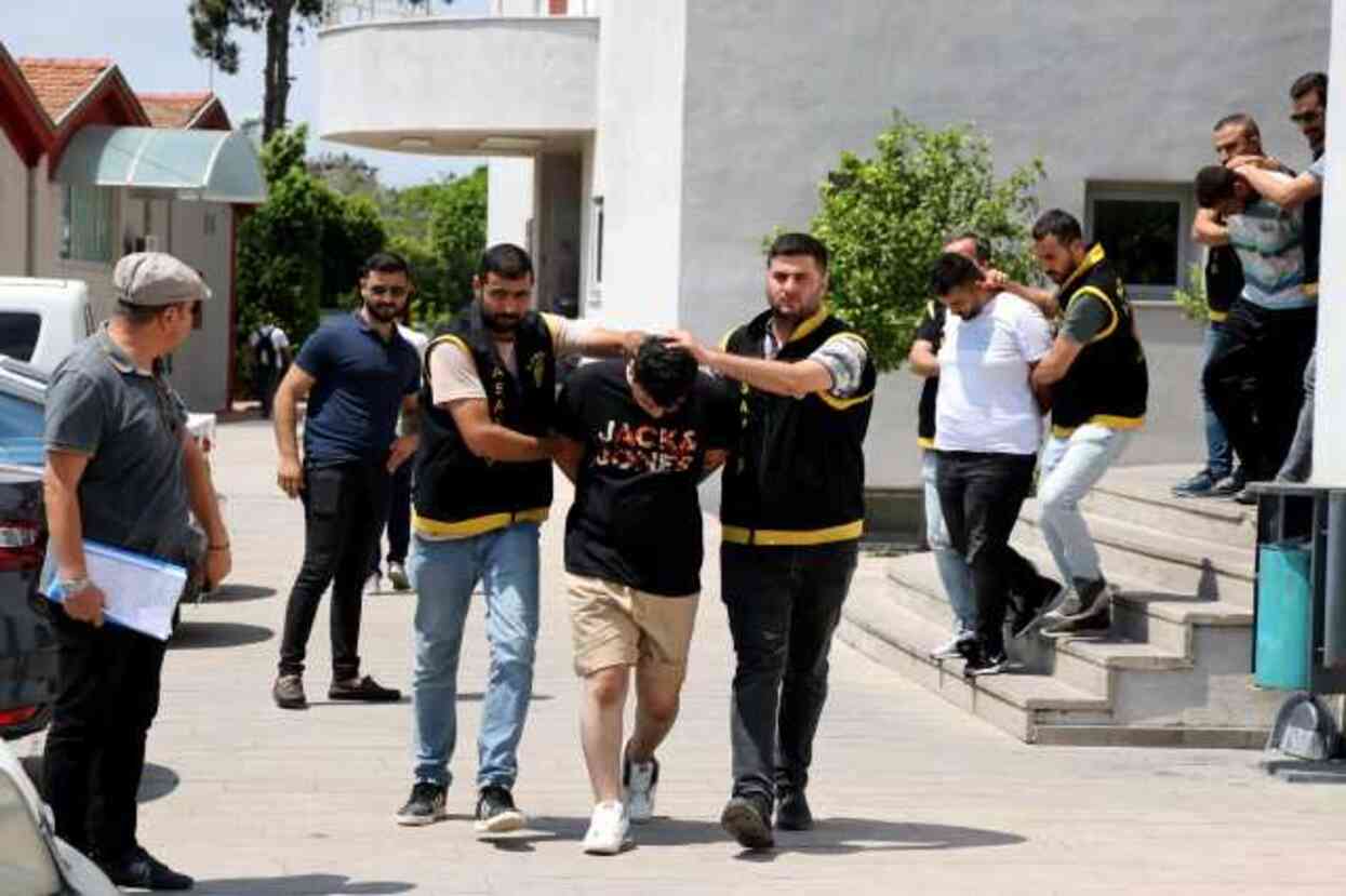 'Paranı vereceğiz' diye çağırıp katlettiler! 17 yaşındaki genç 3 bin 500 lira için öldürüldü 'Paranı vereceğiz' diye çağırıp katlettiler! 17 yaşındaki genç 3 bin 500 lira için öldürüldü