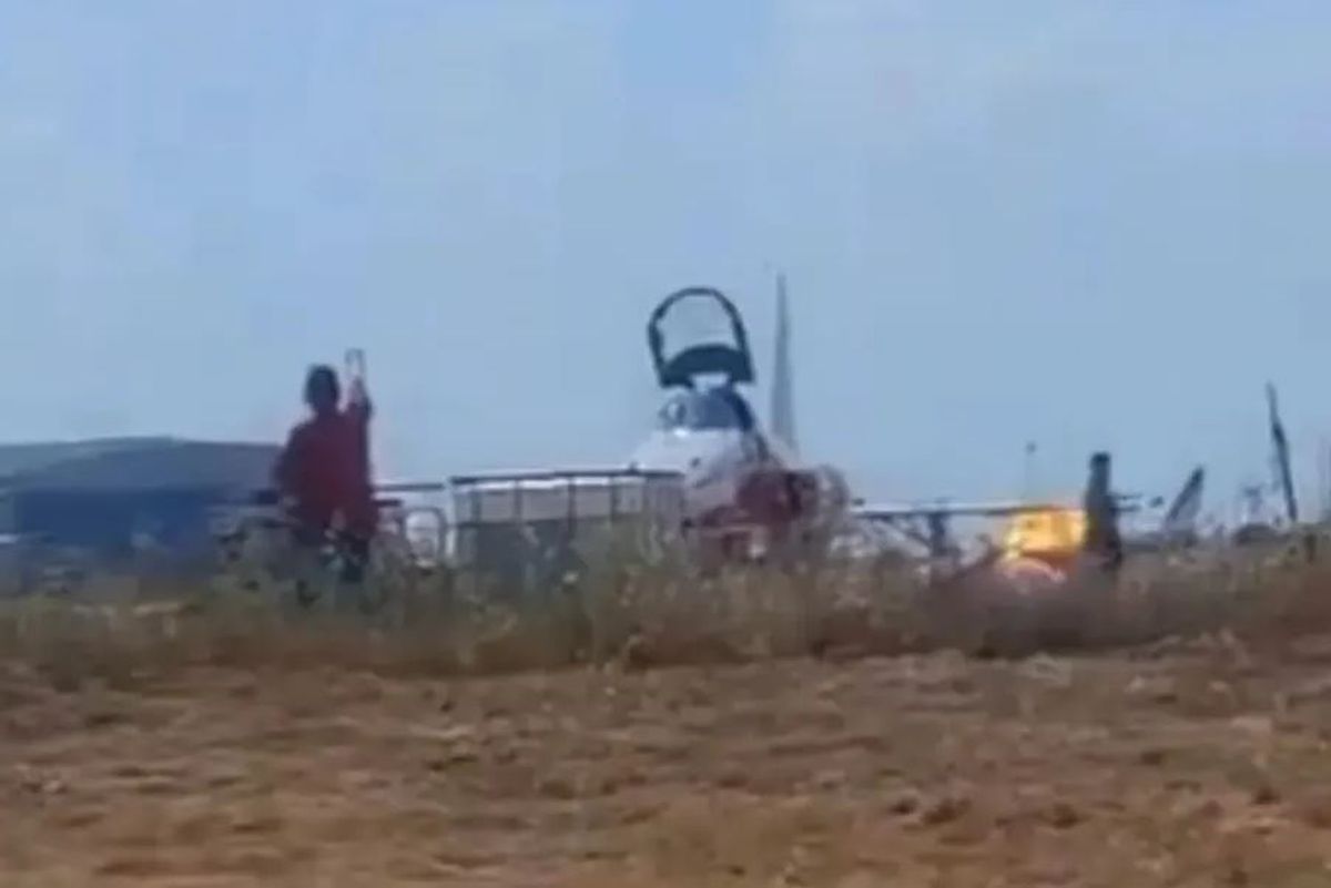 Portekiz\'deki Hava Gösterisinde İki Uçak Çarpışarak Patladı