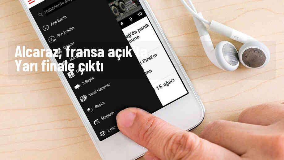 Carlos Alcaraz, Tsitsipas\'ı yenerek yarı finale yükseldi