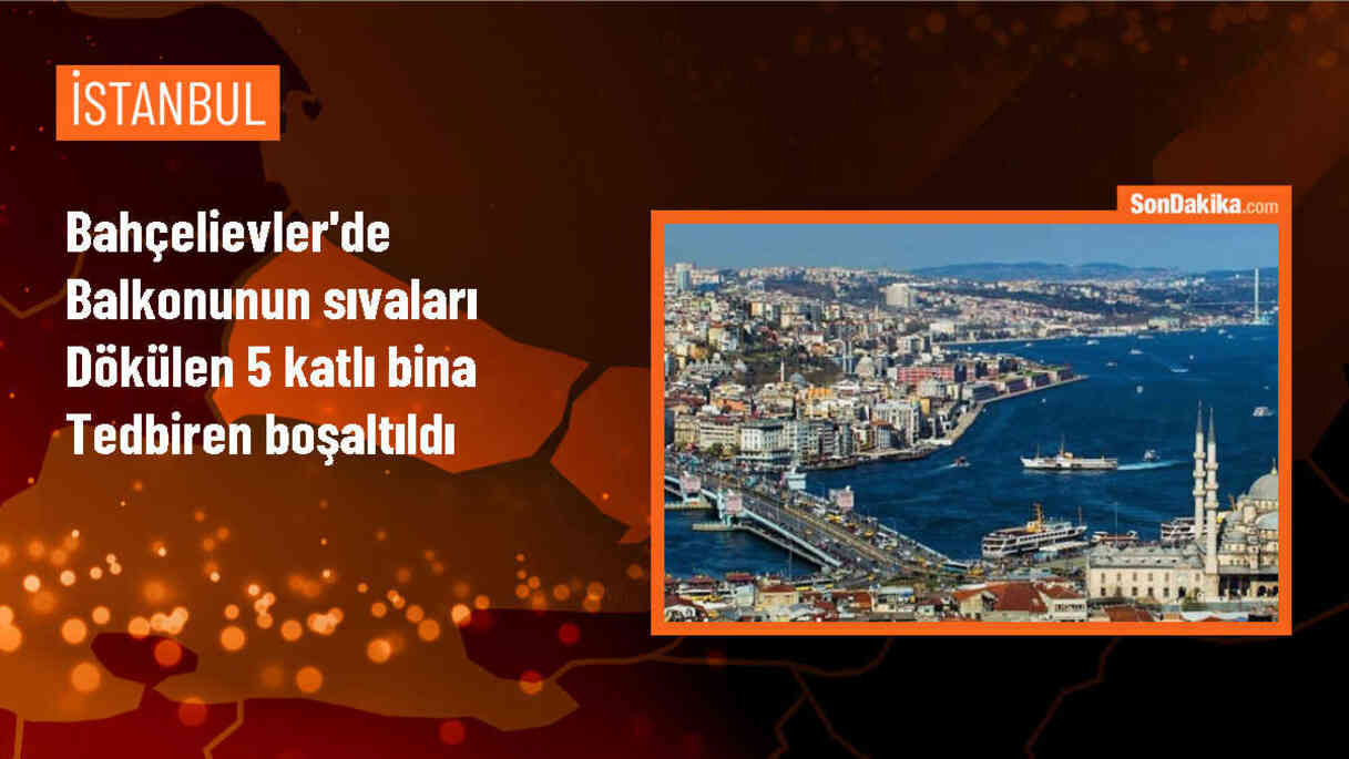 Bahçelievler\'de Sıvaları Dökülen Bina Tahliye Edildi