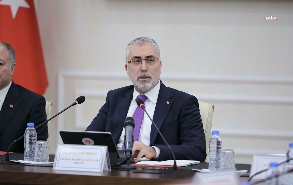Emeklilerin Bayram İkramiyeleri Banka Hesaplarına Yatırılacak